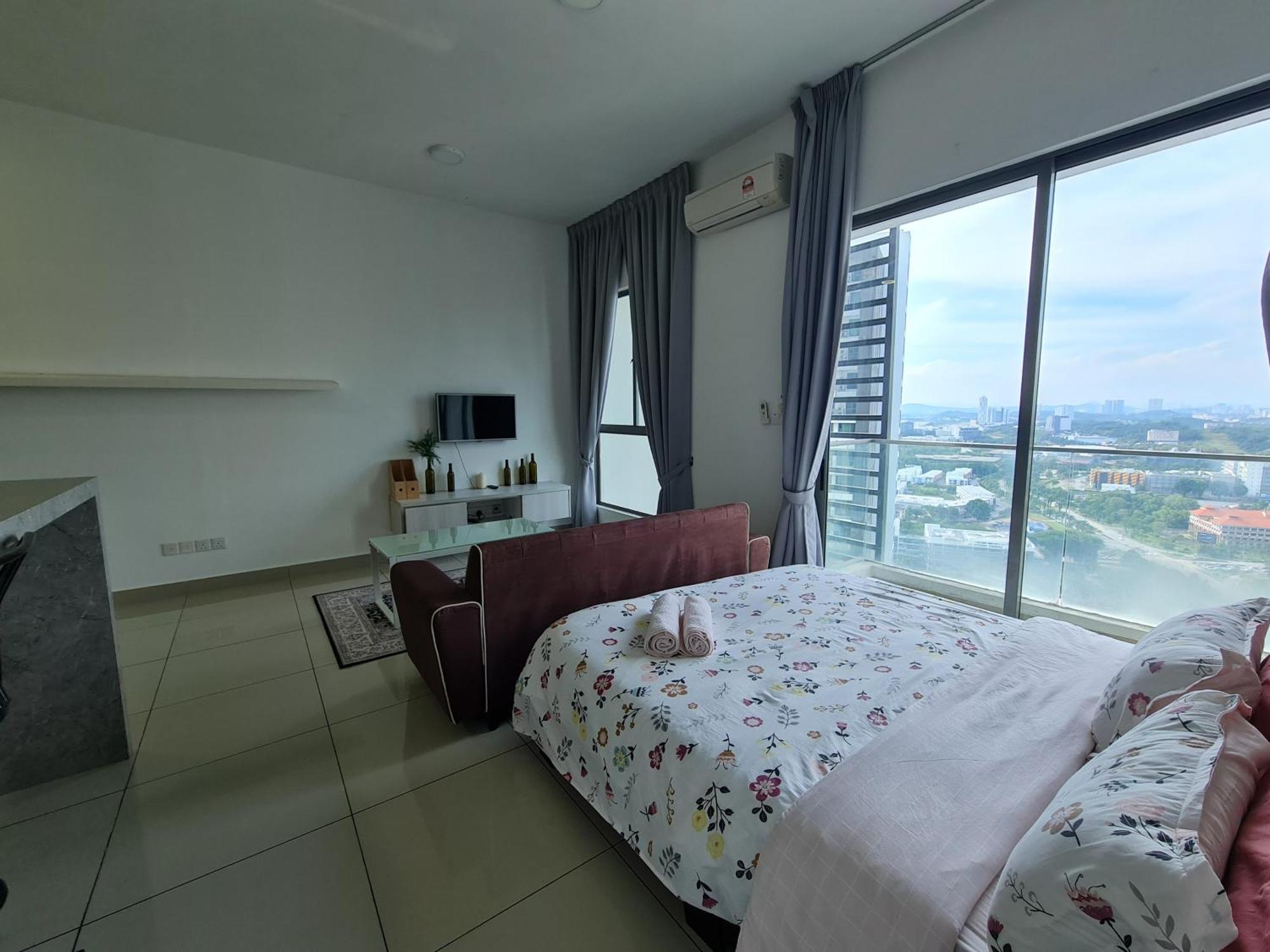 Hideaway At Cybersquare Apartment Сиберджая Екстериор снимка