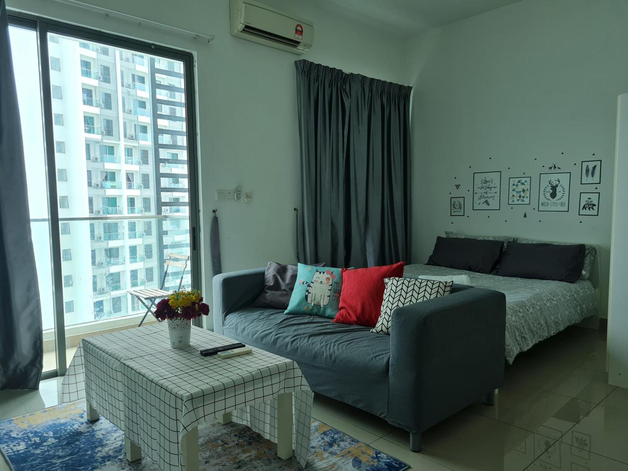 Hideaway At Cybersquare Apartment Сиберджая Екстериор снимка