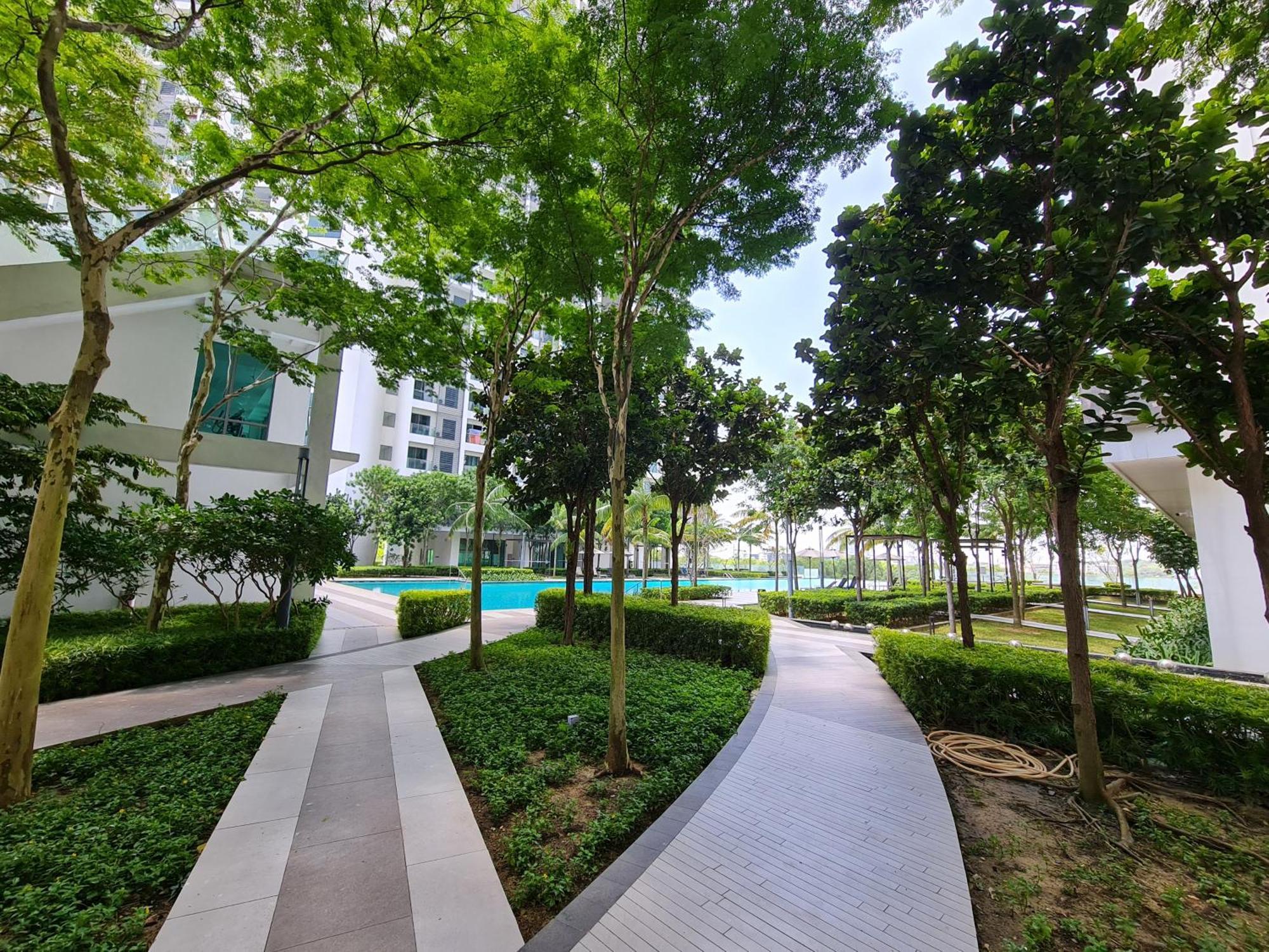 Hideaway At Cybersquare Apartment Сиберджая Екстериор снимка
